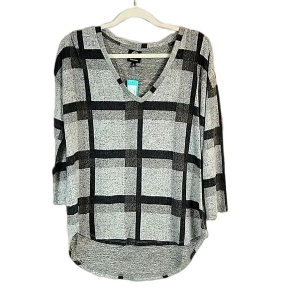 BOBEAU Jesserina V-Neck Knit Top - Picture 1 of 5